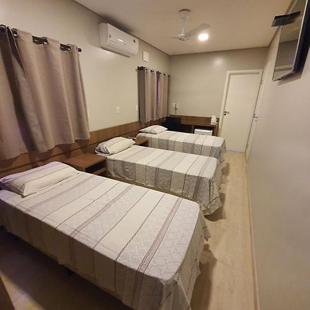 Hotel Tertulio'S Rio Claro  Quarto foto